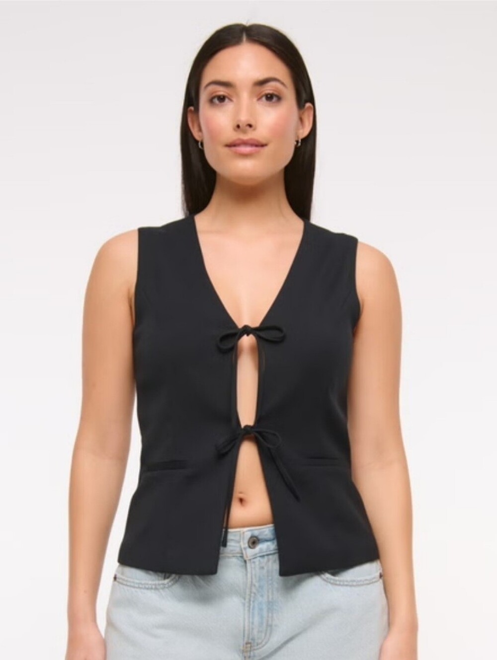 Abercrombie & Fitch Tie-Front Tailored Vest in black XL